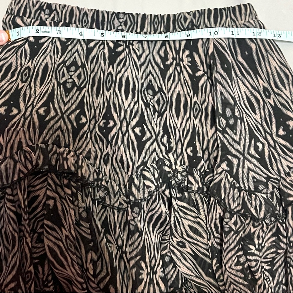 OLIVACEOUS,Black & Taupe Tiered Ruffle Mini Skirt Twirl Skirt, EUC, Size Medium - Picture 8 of 9
